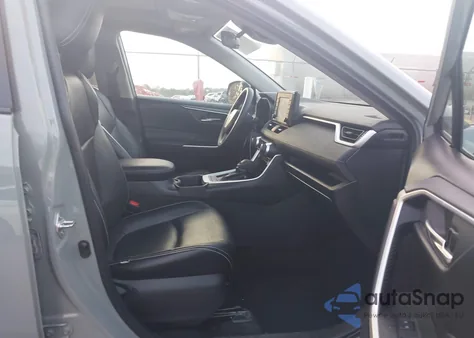 2022 Toyota Rav4 Xle z USA, uszkodzony, nr VIN 2T3W1RFV5NW218341